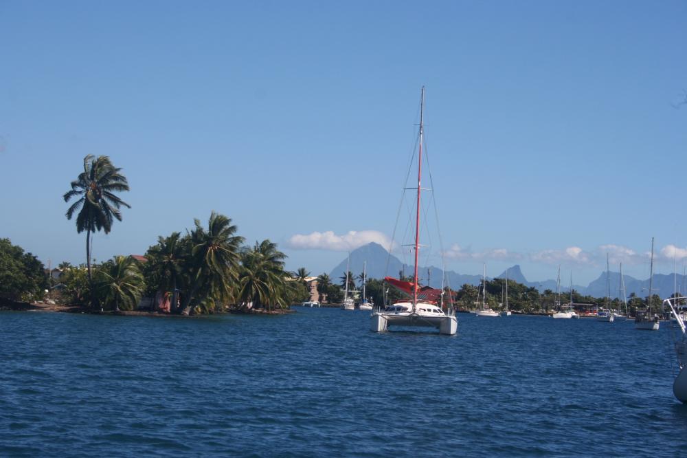 Tahiti Yacht Club: Tika behind us at TYC